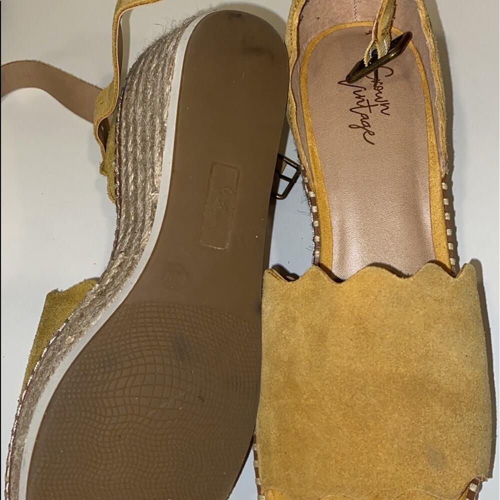Crown Vintage Sandals - Picture 5 of 11